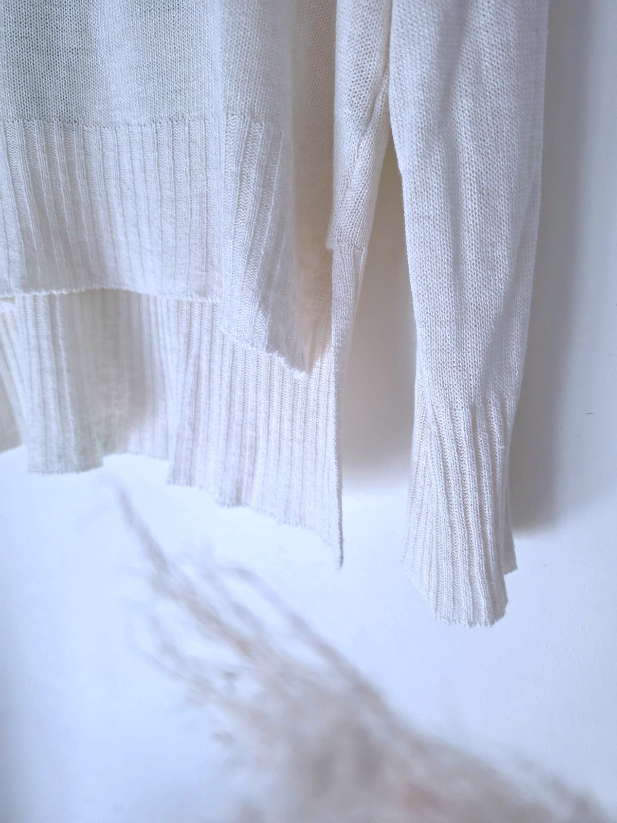 Pull blanc cassé à inscriptions au dos vert vif - 𝐌𝐚𝐫𝐢𝐧𝐚𝟒𝟒𝐟𝐚𝐦𝐢𝐥𝐲