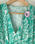 Robe blanche à imprimé vert vif - 𝐌𝐚𝐫𝐢𝐧𝐚𝟒𝟒𝐟𝐚𝐦𝐢𝐥𝐲