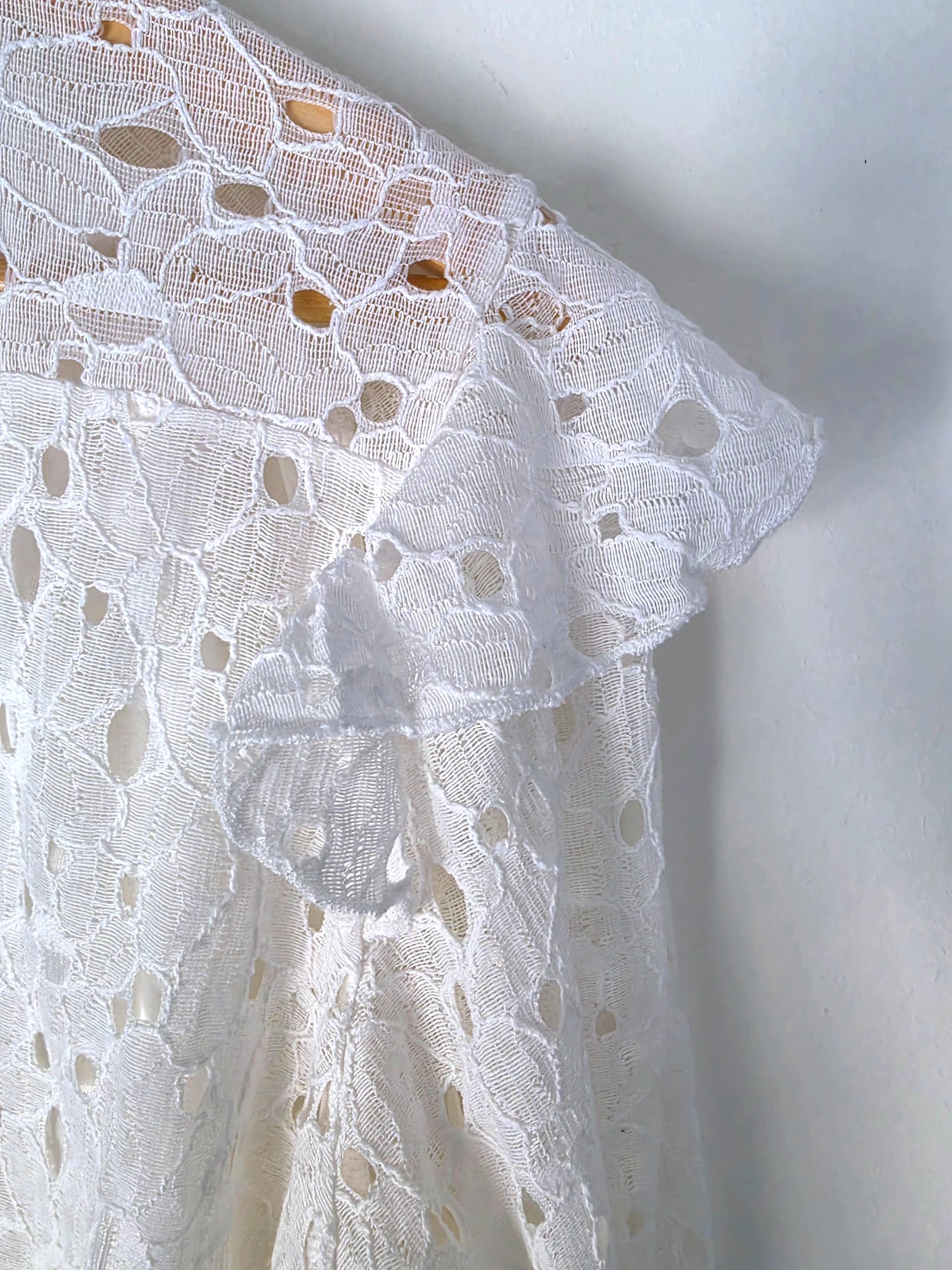 Ensemble blanc chemise + short à broderie anglaise
