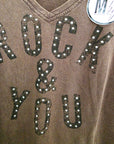 T-shirt kaki à inscriptions "rock" avec perles bijoux
