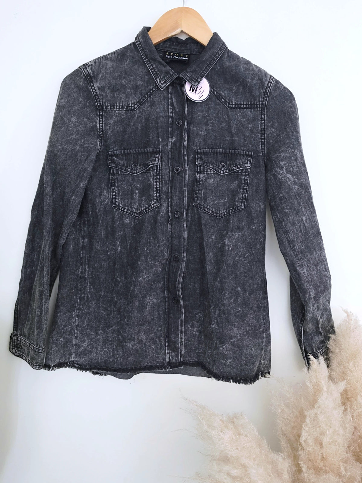 Chemise grise à effet délavé - 𝐌𝐚𝐫𝐢𝐧𝐚𝟒𝟒𝐟𝐚𝐦𝐢𝐥𝐲