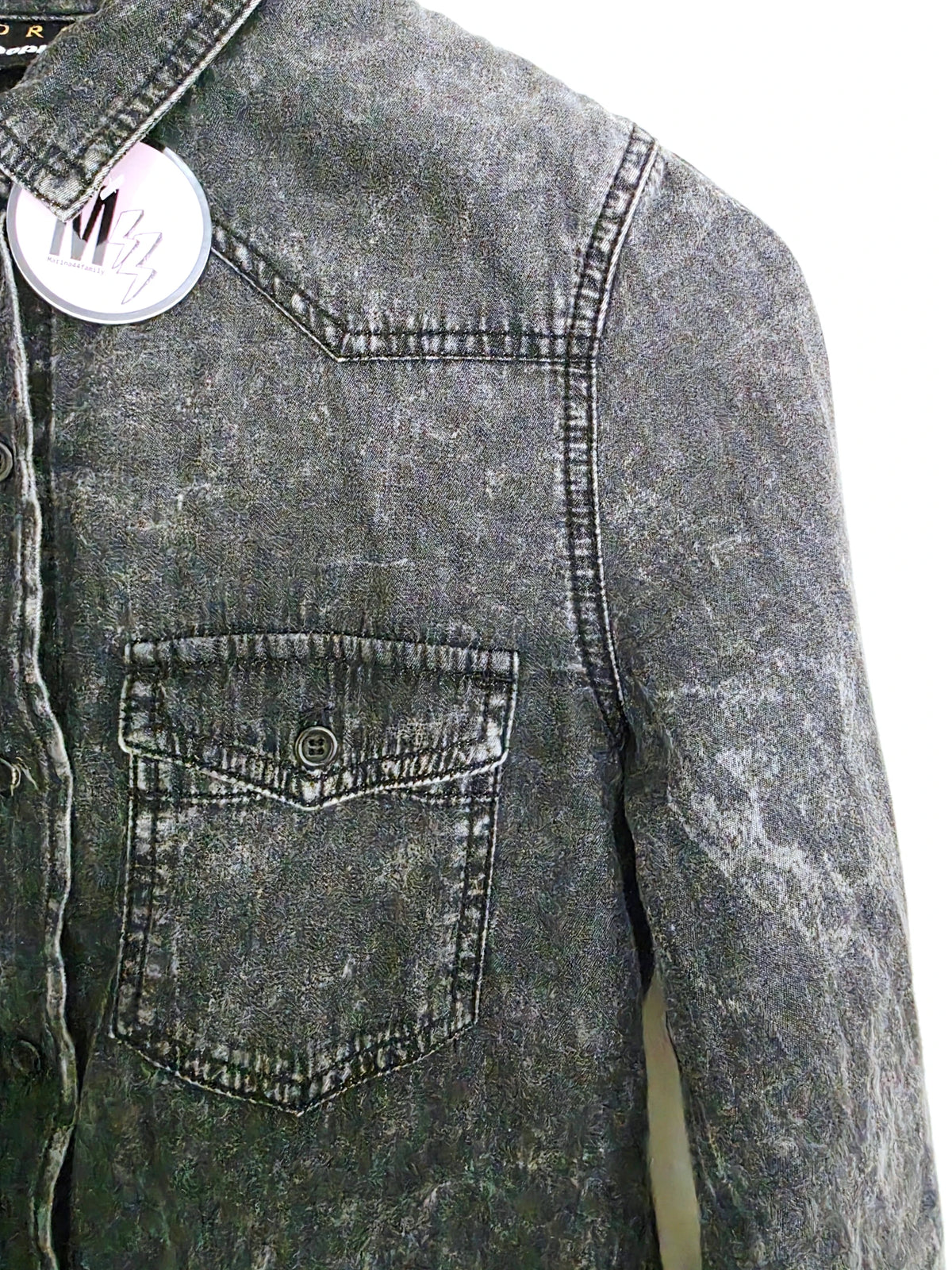 Chemise grise à effet délavé - 𝐌𝐚𝐫𝐢𝐧𝐚𝟒𝟒𝐟𝐚𝐦𝐢𝐥𝐲