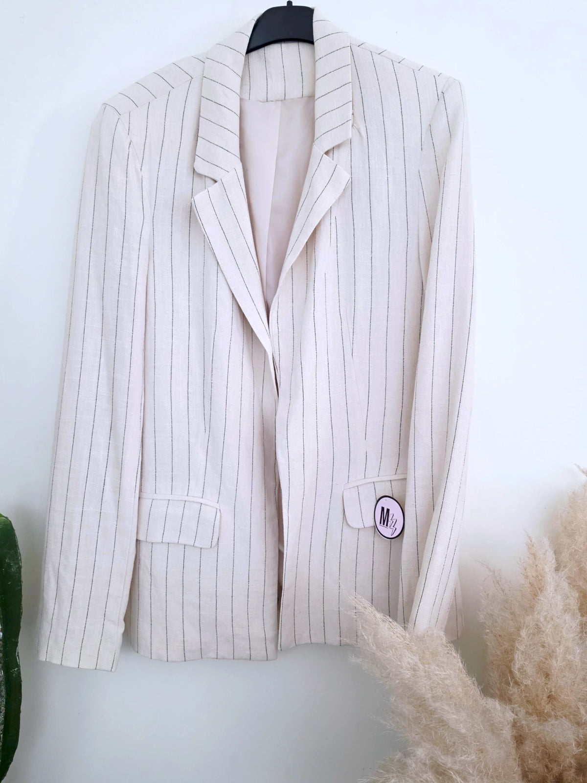Veste blanc cassé à fines rayures