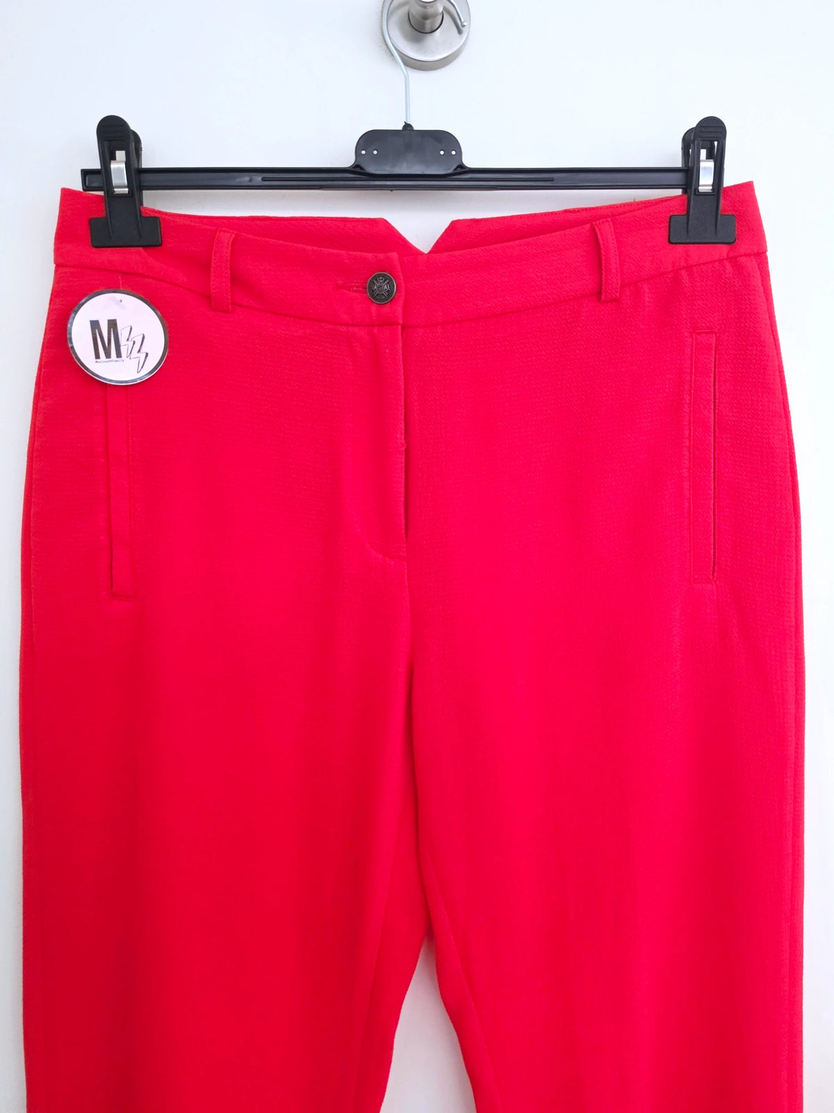 Pantalon chic rouge vif - 𝐌𝐚𝐫𝐢𝐧𝐚𝟒𝟒𝐟𝐚𝐦𝐢𝐥𝐲