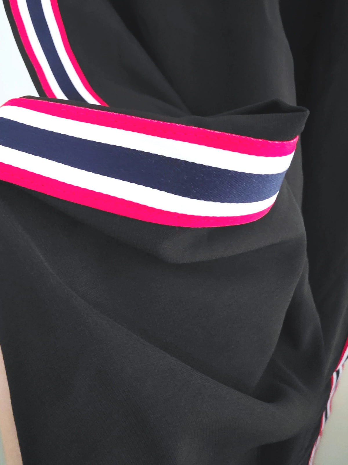 Pantalon noir à bandes latérales - 𝐌𝐚𝐫𝐢𝐧𝐚𝟒𝟒𝐟𝐚𝐦𝐢𝐥𝐲