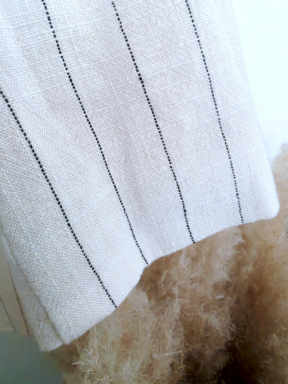 Veste blanc cassé à fines rayures