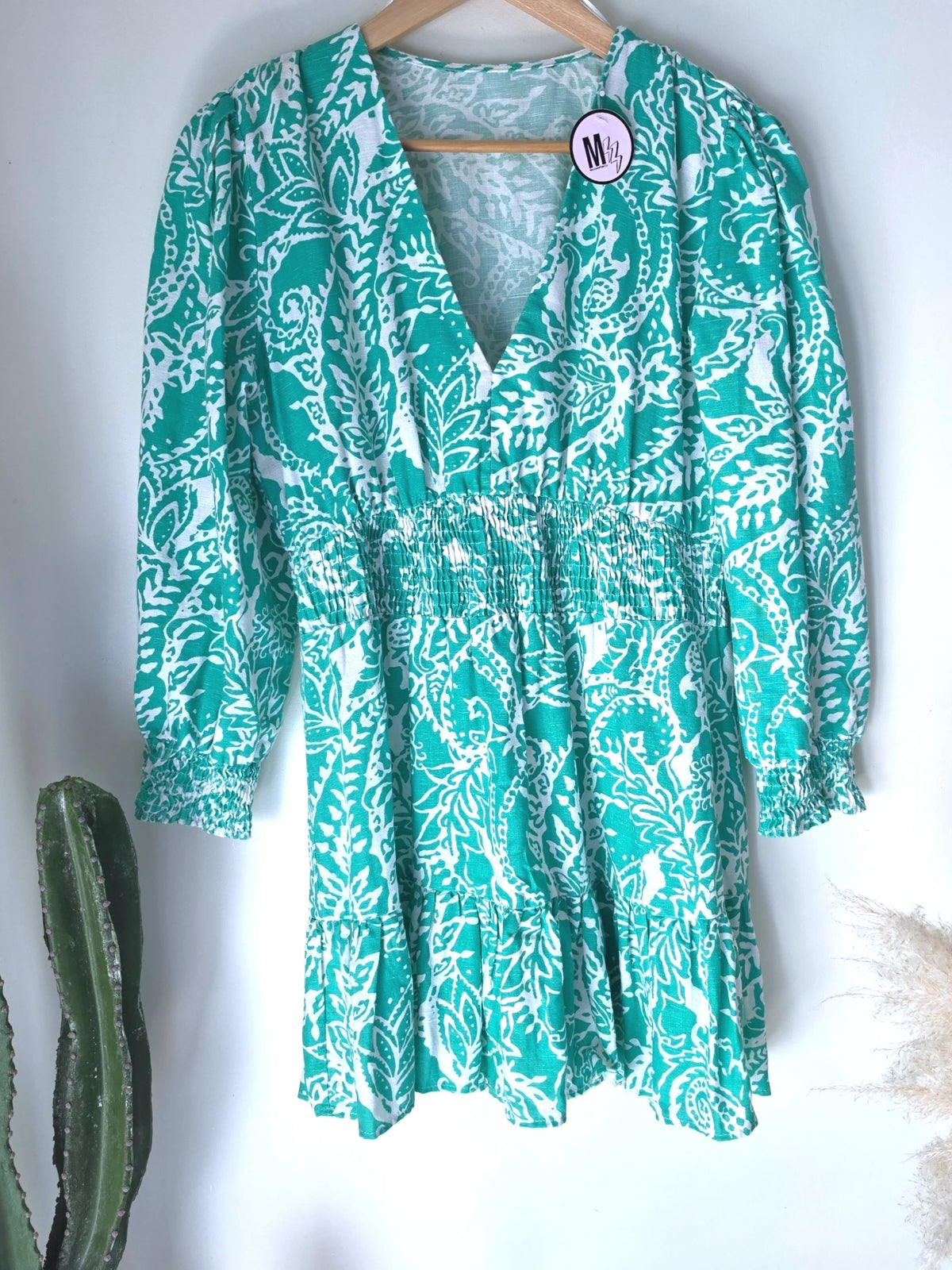 Robe blanche à imprimé vert vif - 𝐌𝐚𝐫𝐢𝐧𝐚𝟒𝟒𝐟𝐚𝐦𝐢𝐥𝐲