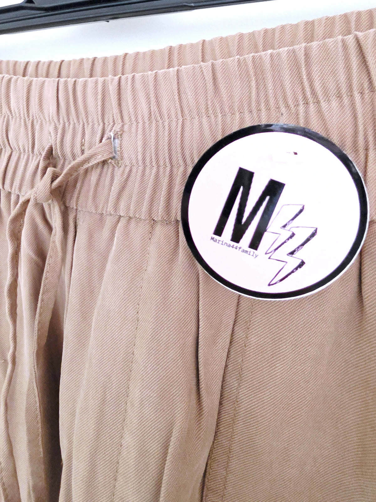Pantalon beige coupe cargo