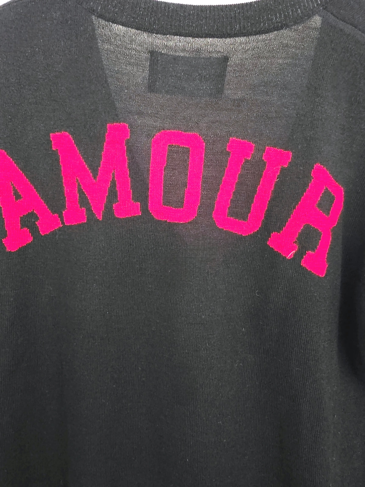 Pull noir inscription dos amour en rouge - 𝐌𝐚𝐫𝐢𝐧𝐚𝟒𝟒𝐟𝐚𝐦𝐢𝐥𝐲