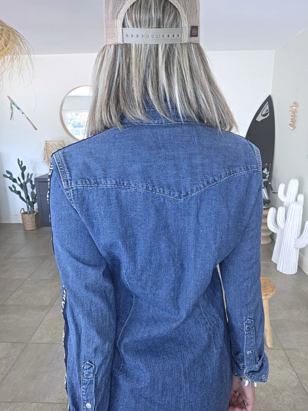 Robe en jean bleu avec bandes latérales - 𝐌𝐚𝐫𝐢𝐧𝐚𝟒𝟒𝐟𝐚𝐦𝐢𝐥𝐲