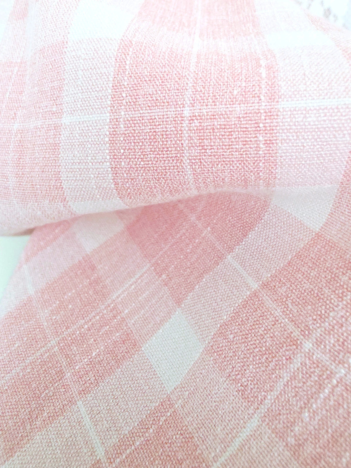 Chemise à carreaux rose avec dos en dentelle