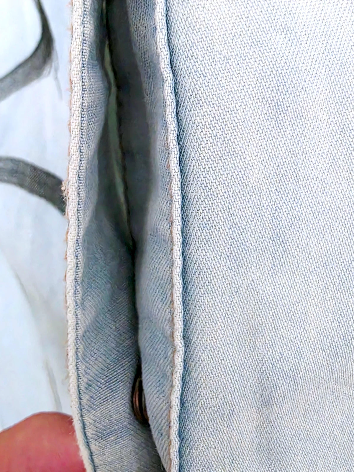 Chemise en jean customisée