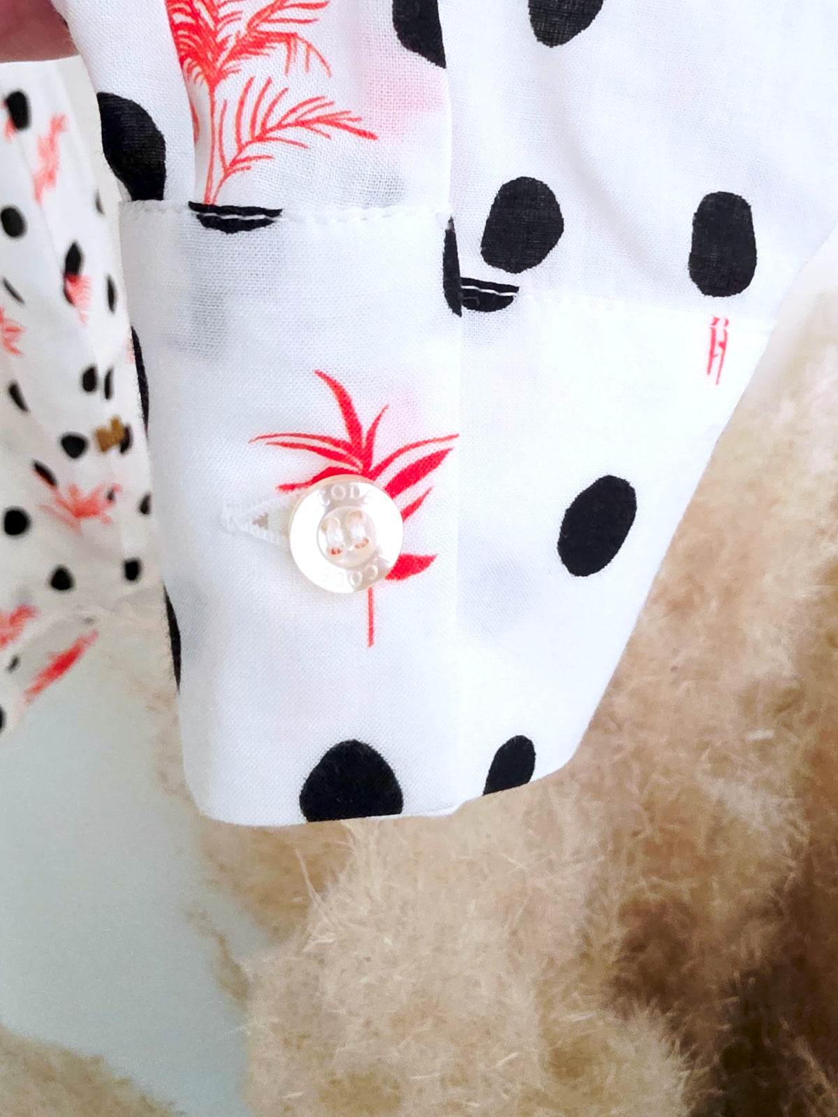 Chemise blanche à imprimé palmier et petit pois
