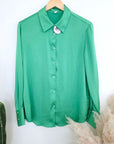 Chemise verte lumineuse