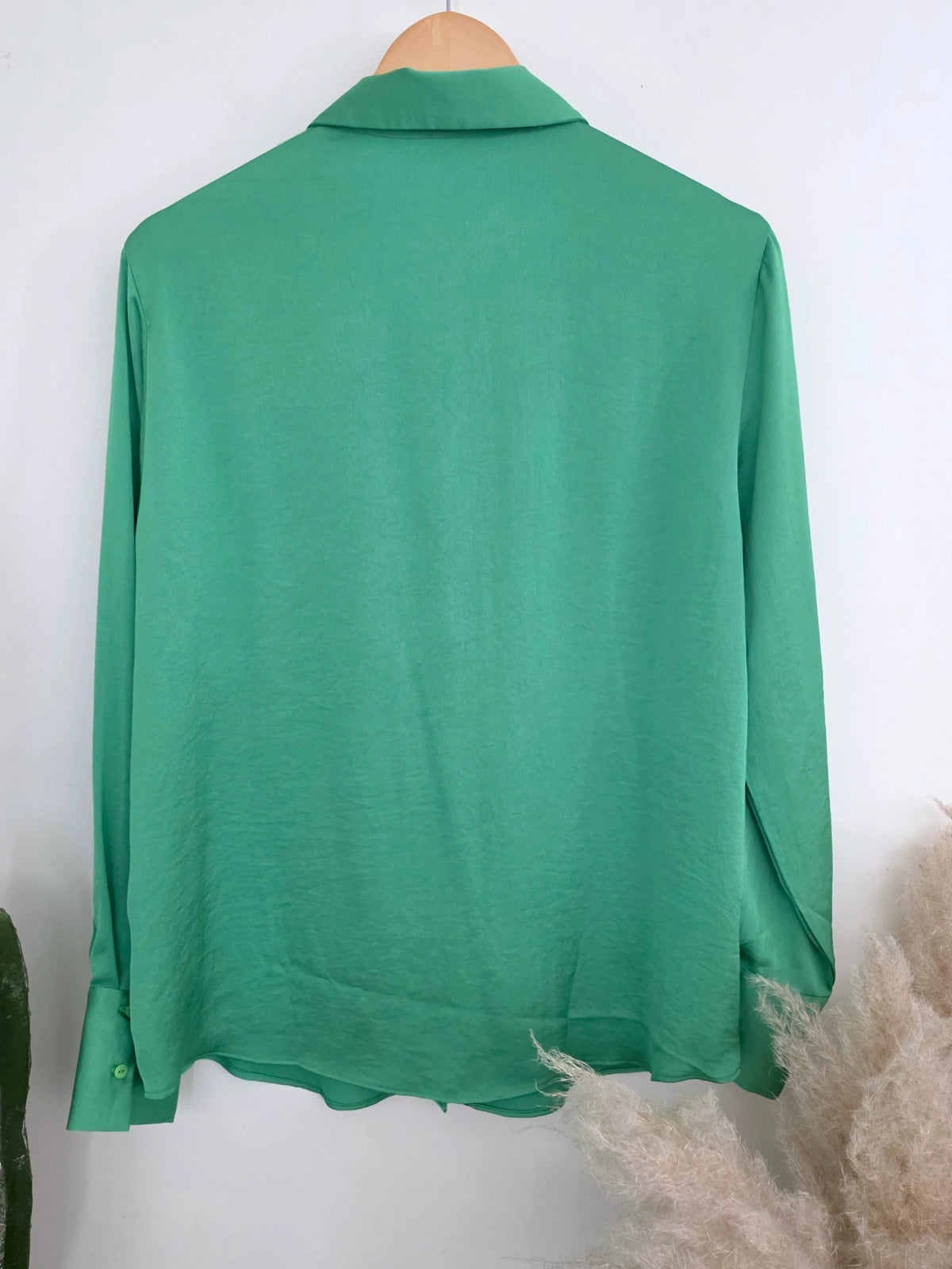 Chemise verte lumineuse