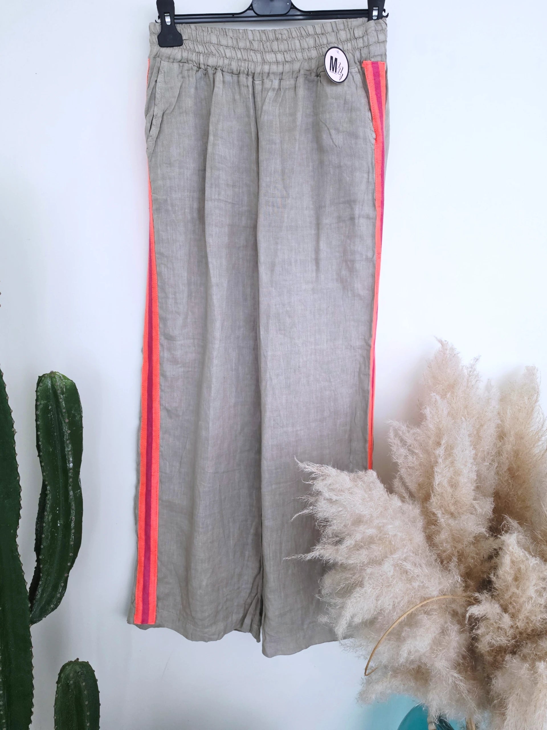 Pantalon taupe à bandes fluo