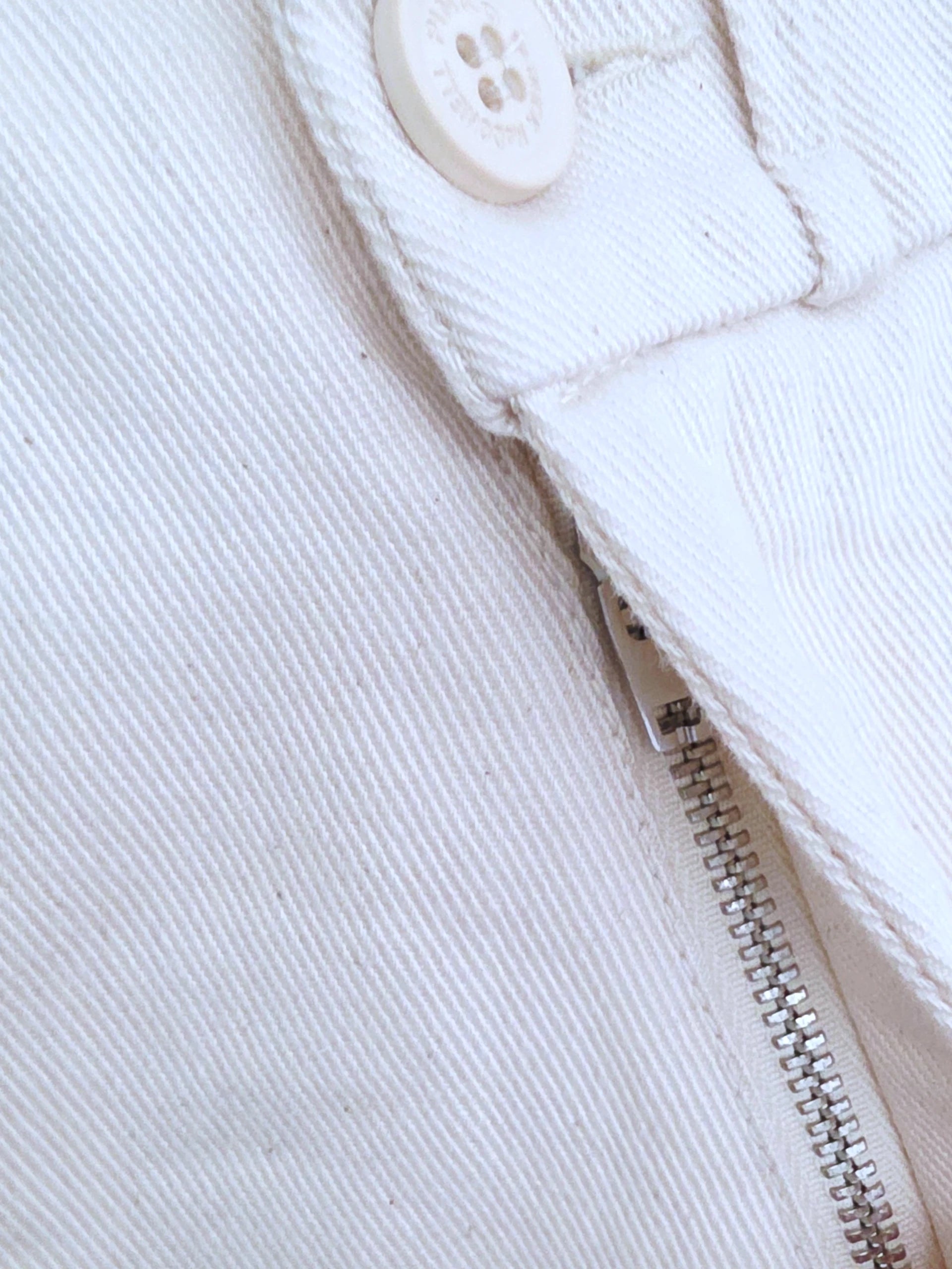 Pantalon écru taille asymétrique
