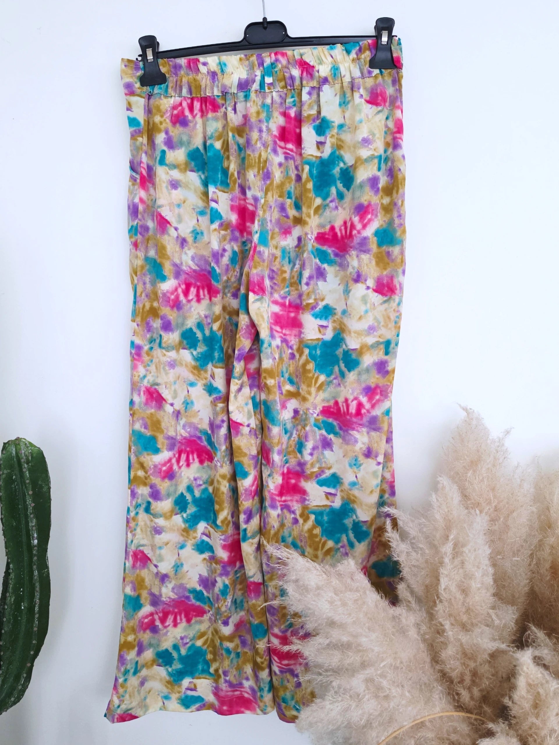 Pantalon à imprimé camouflage