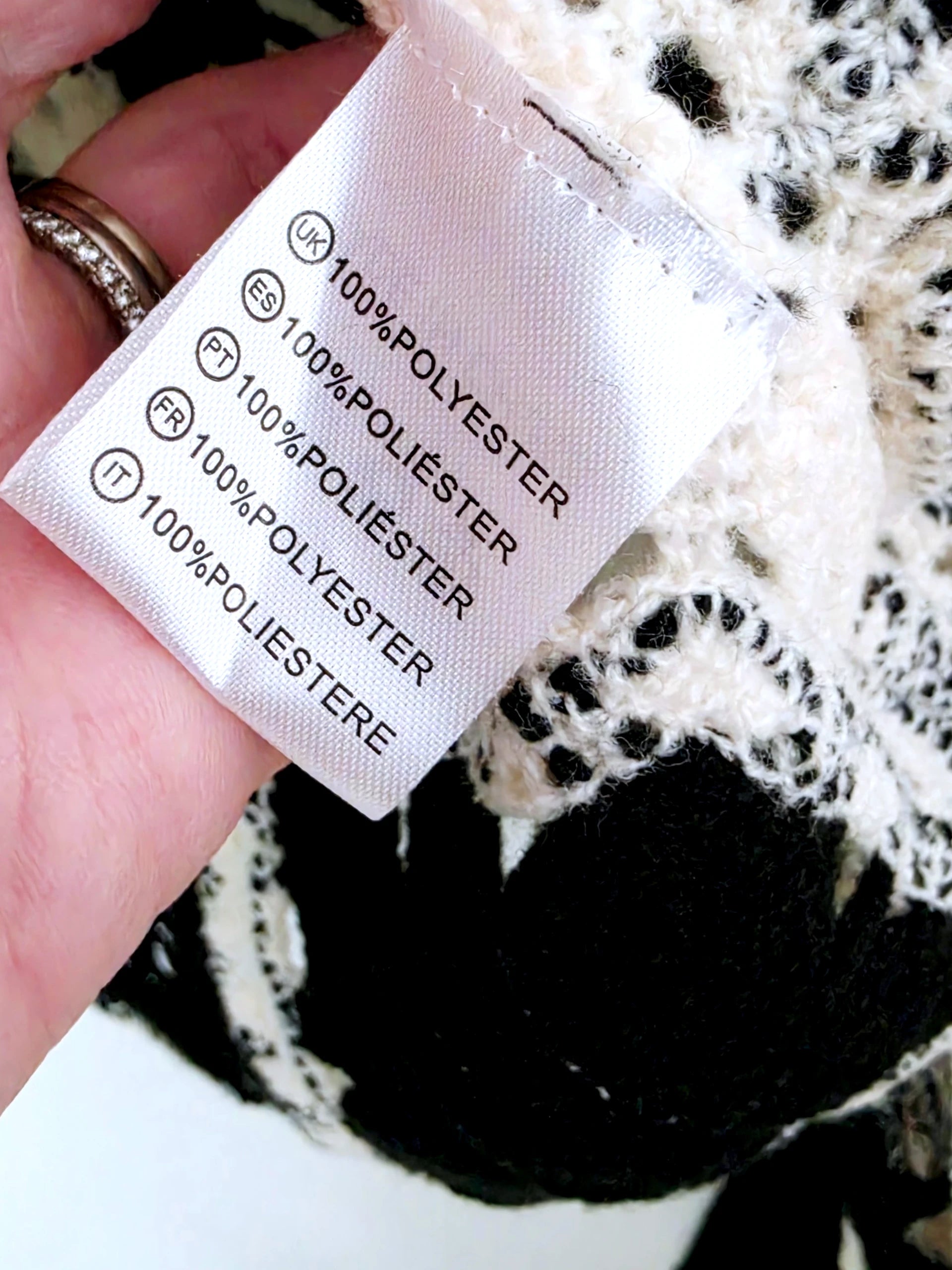 Pull ajouré noir et écru