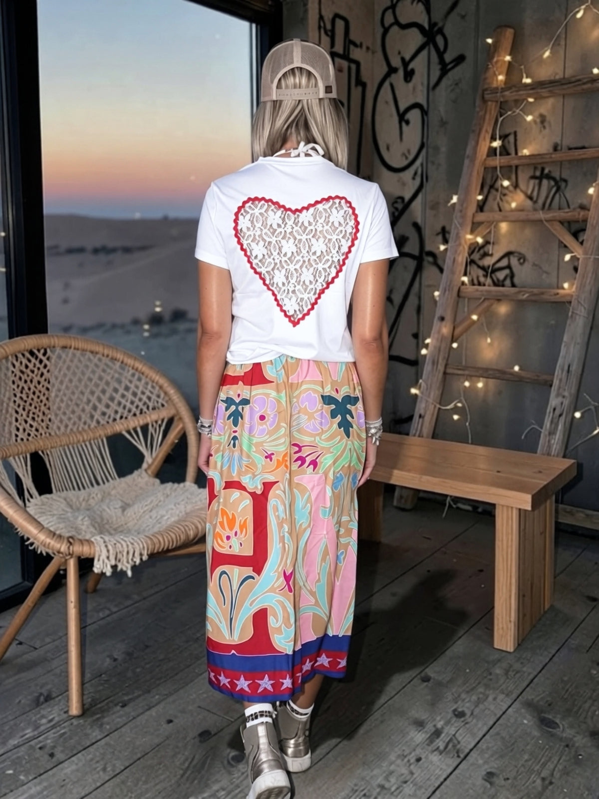 T-shirt blanc dos coeur en dentelle