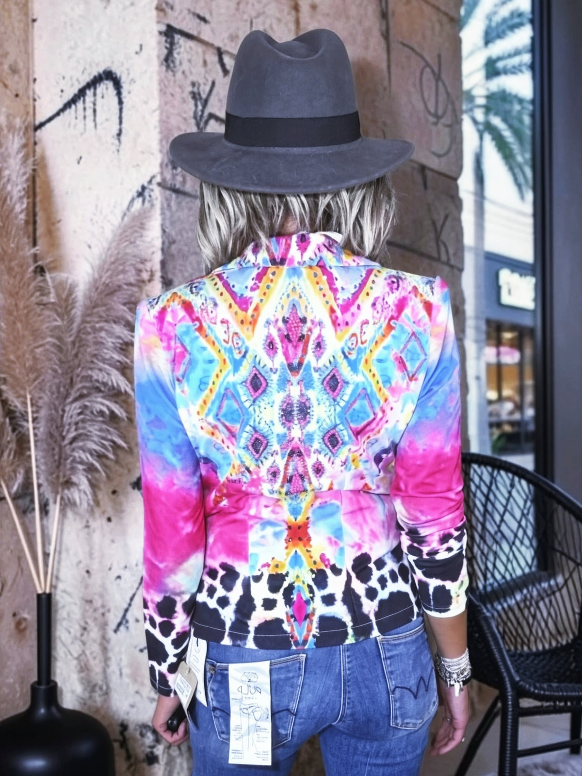 Veste cintrée à imprimé éthnique fluo