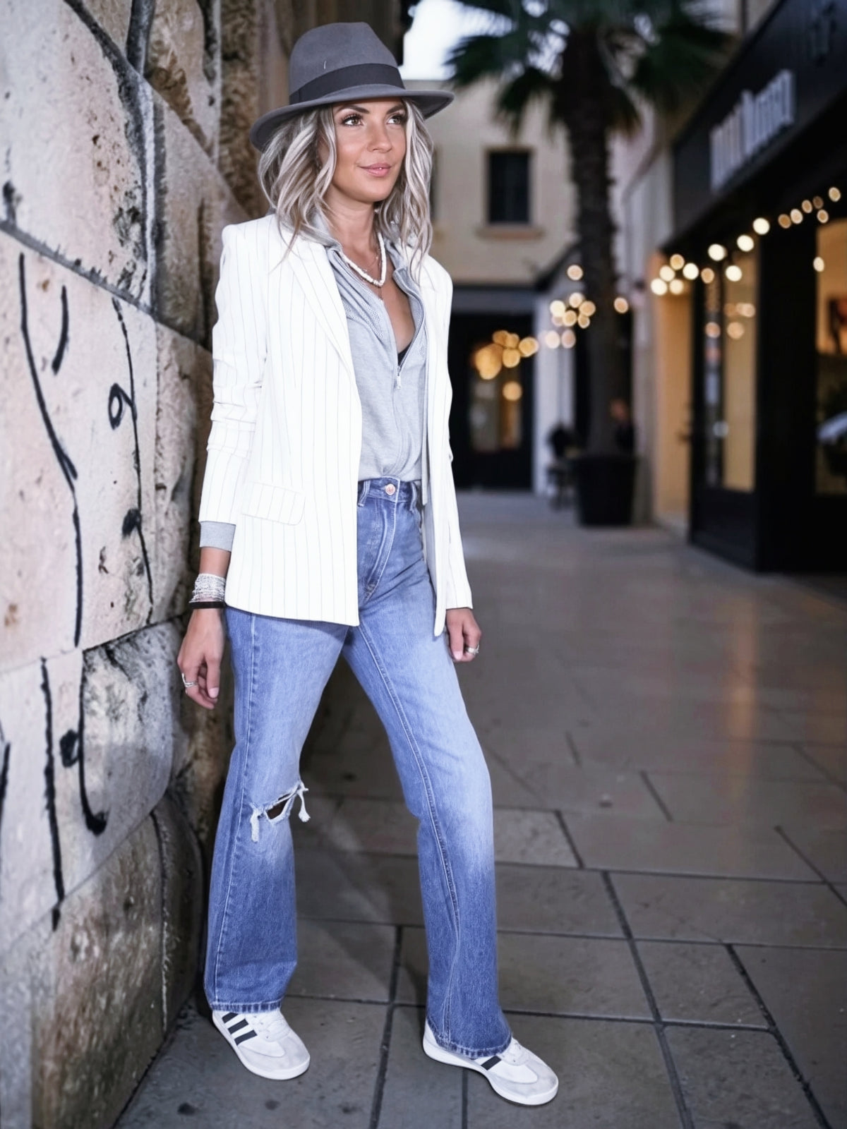 Veste blanc cassé à fines rayures