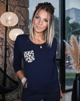 Pull bleu marine à poche léopard - 𝐌𝐚𝐫𝐢𝐧𝐚𝟒𝟒𝐟𝐚𝐦𝐢𝐥𝐲