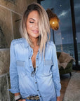 Chemise en denim bleu délavé - 𝐌𝐚𝐫𝐢𝐧𝐚𝟒𝟒𝐟𝐚𝐦𝐢𝐥𝐲