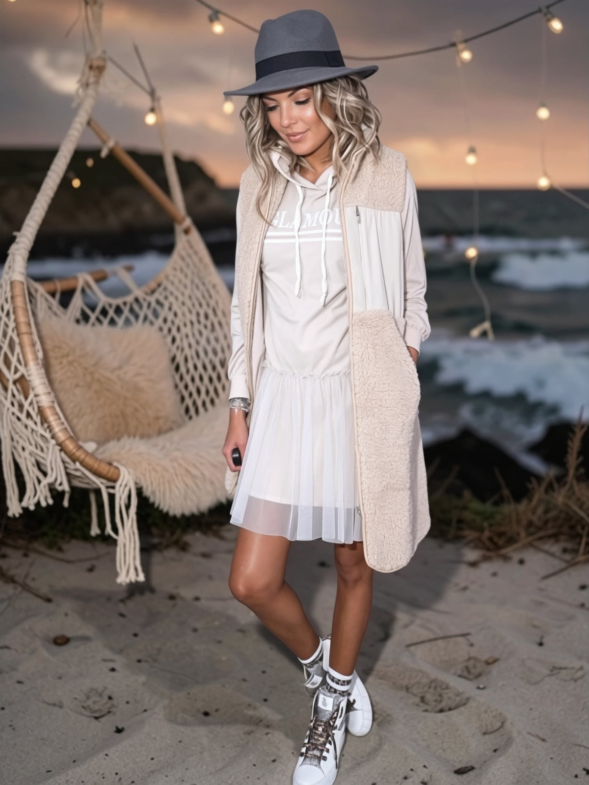 Manteau sans manche beige à bouclette - 𝐌𝐚𝐫𝐢𝐧𝐚𝟒𝟒𝐟𝐚𝐦𝐢𝐥𝐲