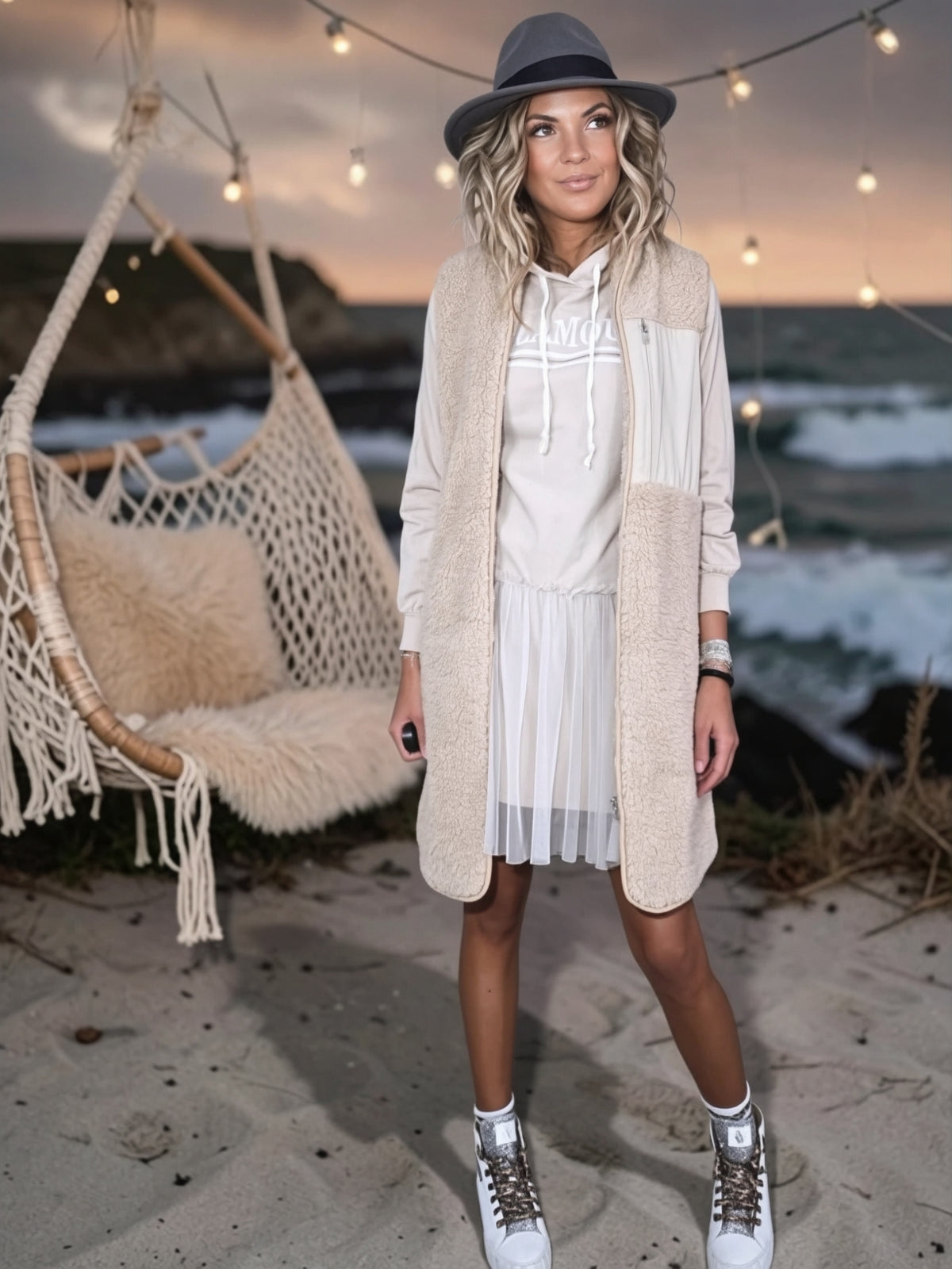 Manteau sans manche beige à bouclette - 𝐌𝐚𝐫𝐢𝐧𝐚𝟒𝟒𝐟𝐚𝐦𝐢𝐥𝐲