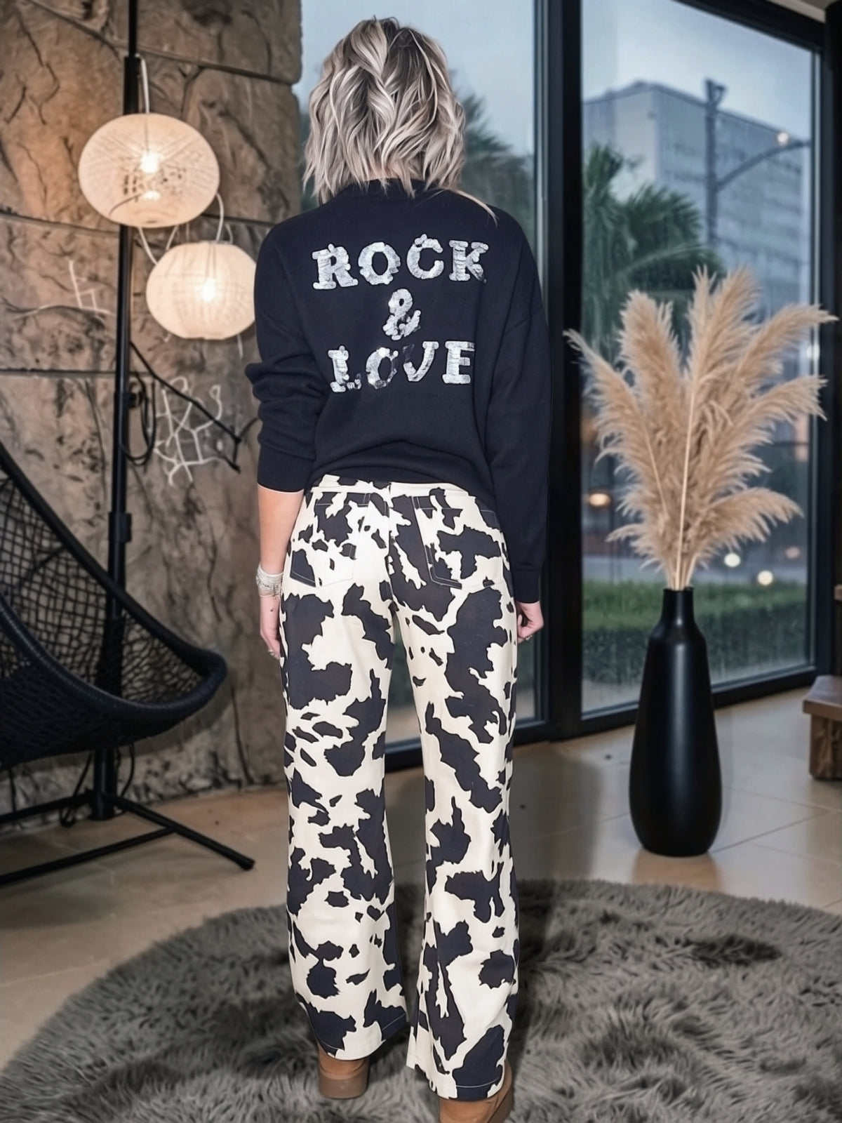 Pull noir à inscriptions au dos - 𝐌𝐚𝐫𝐢𝐧𝐚𝟒𝟒𝐟𝐚𝐦𝐢𝐥𝐲