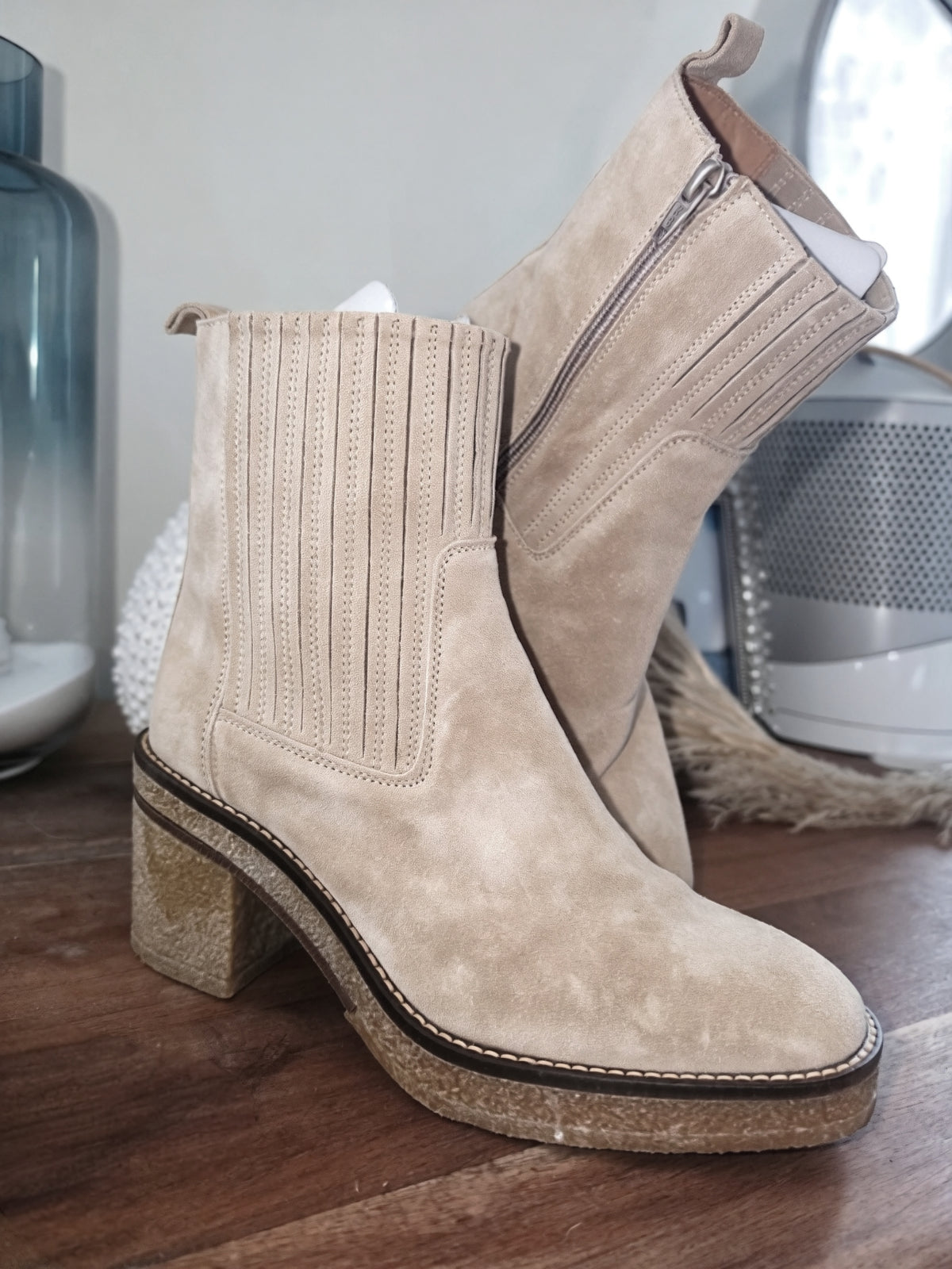 Bottines Janis beiges 100% cuir - 𝐌𝐚𝐫𝐢𝐧𝐚𝟒𝟒𝐟𝐚𝐦𝐢𝐥𝐲