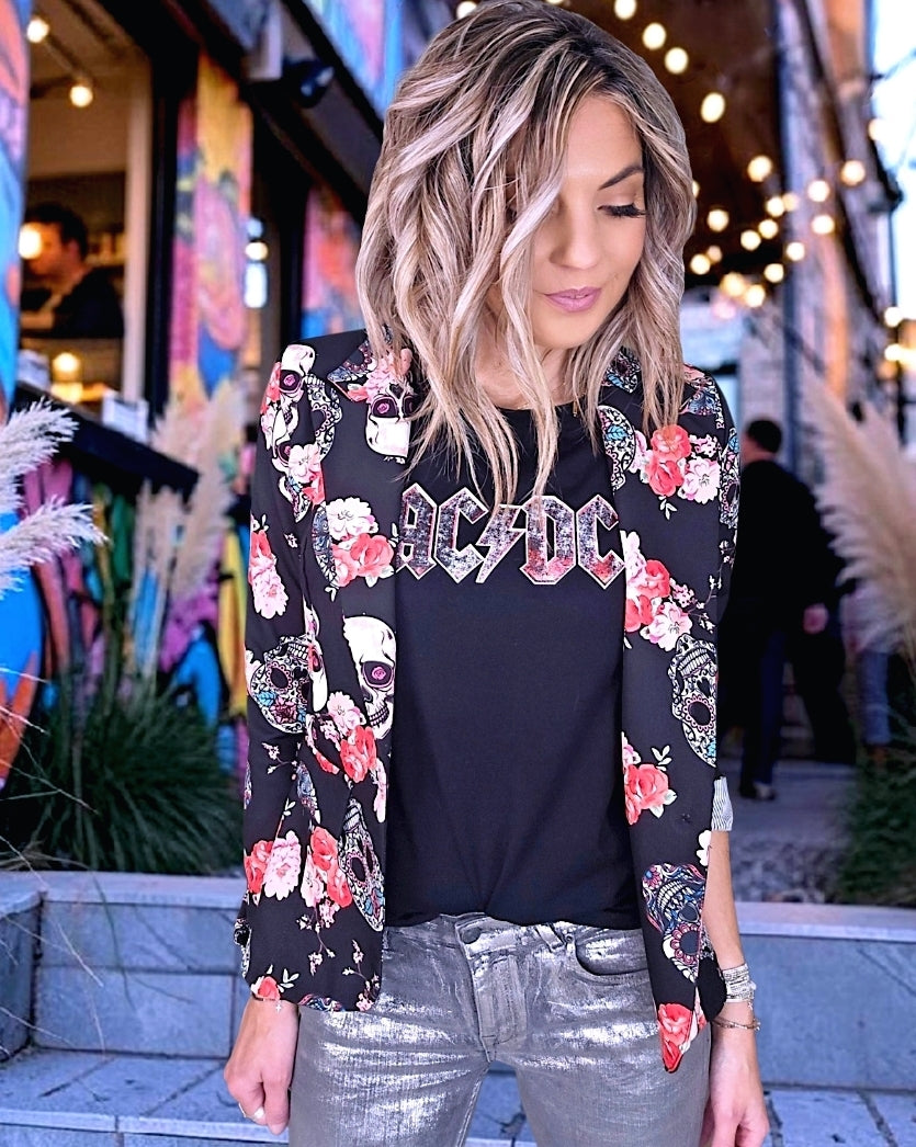 Veste cintrée à imprimé skull - 𝐌𝐚𝐫𝐢𝐧𝐚𝟒𝟒𝐟𝐚𝐦𝐢𝐥𝐲