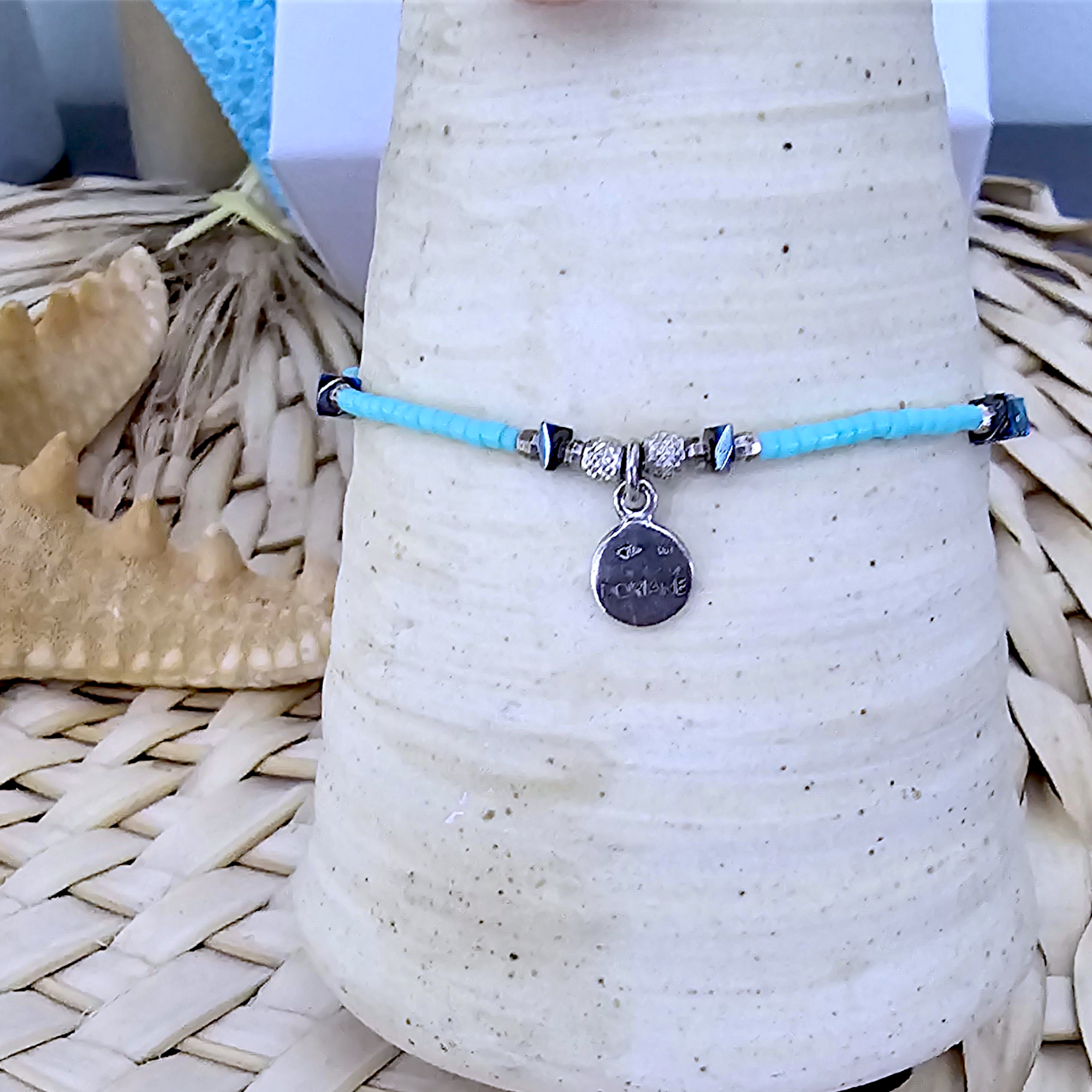 Bracelet bleu turquoise DORIANE - 𝐌𝐚𝐫𝐢𝐧𝐚𝟒𝟒𝐟𝐚𝐦𝐢𝐥𝐲