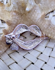 Broche bouche girl - 𝐌𝐚𝐫𝐢𝐧𝐚𝟒𝟒𝐟𝐚𝐦𝐢𝐥𝐲