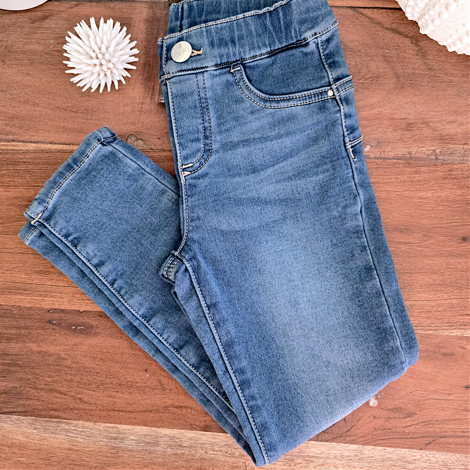Jean fille bleu delavé                                       LIU-JO MILANO - 𝐌𝐚𝐫𝐢𝐧𝐚𝟒𝟒𝐟𝐚𝐦𝐢𝐥𝐲