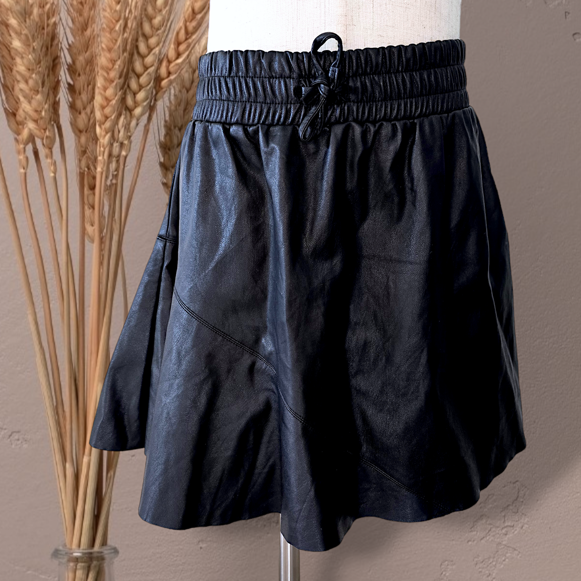 Jupe fille similicuir noire                                        ZADIG & VOLTAIRE - 𝐌𝐚𝐫𝐢𝐧𝐚𝟒𝟒𝐟𝐚𝐦𝐢𝐥𝐲