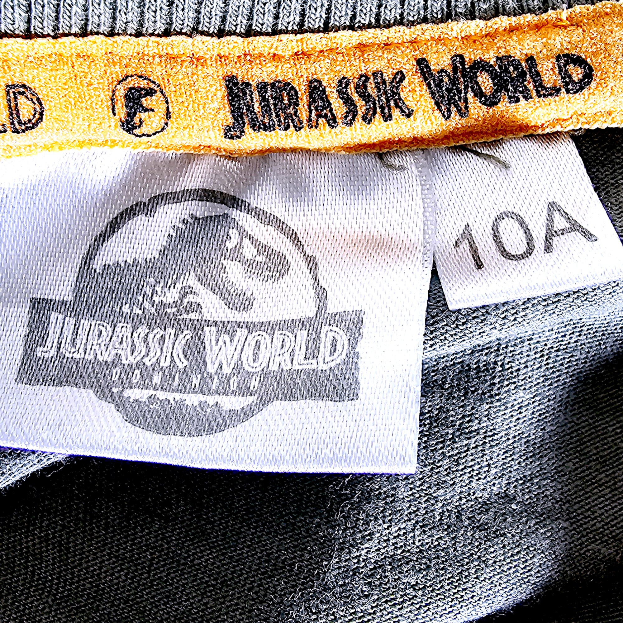 Tee-shirt garçon                                             JURASSIC WORLD - 𝐌𝐚𝐫𝐢𝐧𝐚𝟒𝟒𝐟𝐚𝐦𝐢𝐥𝐲