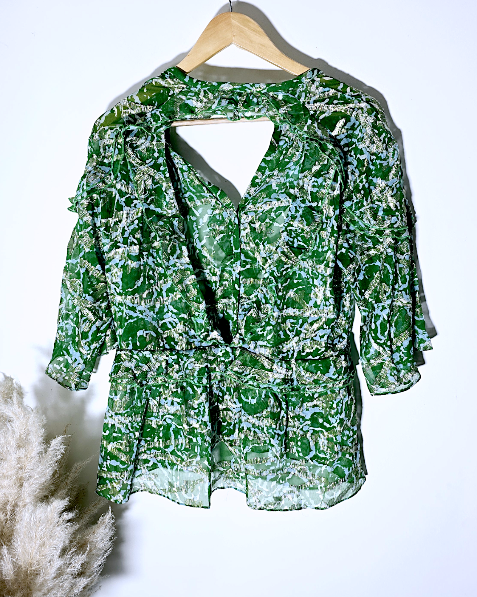Blouse verte en soie dos nu                 BERENICE - 𝐌𝐚𝐫𝐢𝐧𝐚𝟒𝟒𝐟𝐚𝐦𝐢𝐥𝐲