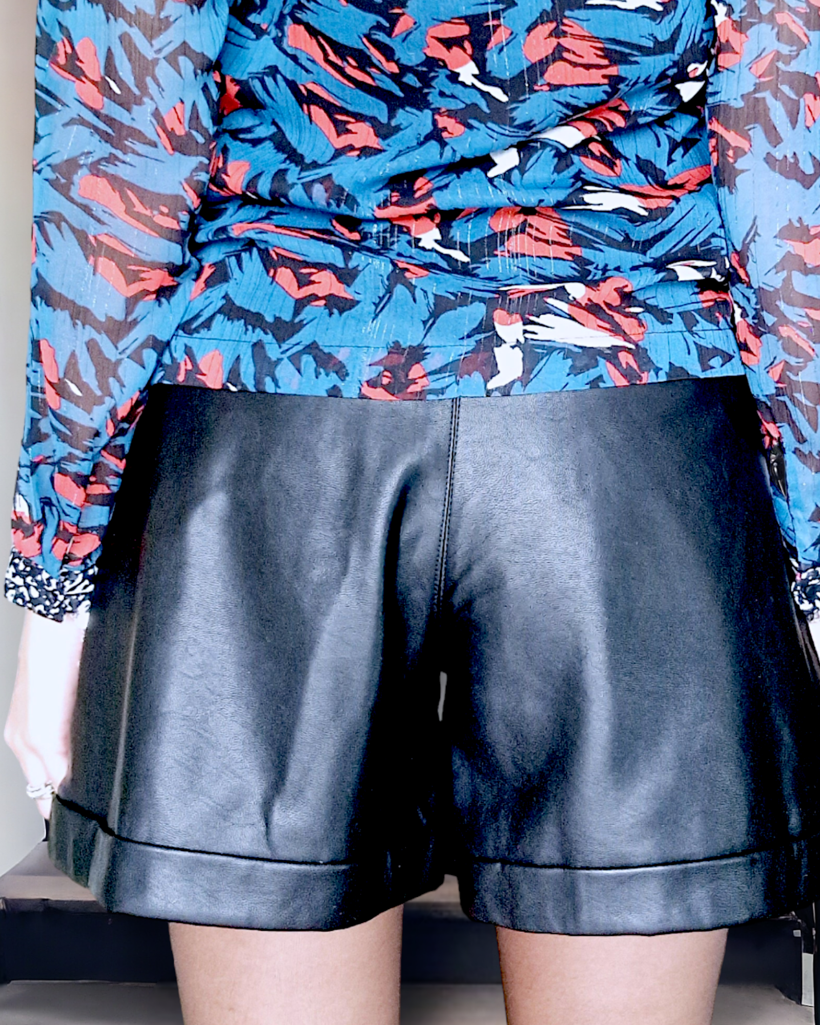 Short similicuir noir                                                        PINKO - 𝐌𝐚𝐫𝐢𝐧𝐚𝟒𝟒𝐟𝐚𝐦𝐢𝐥𝐲
