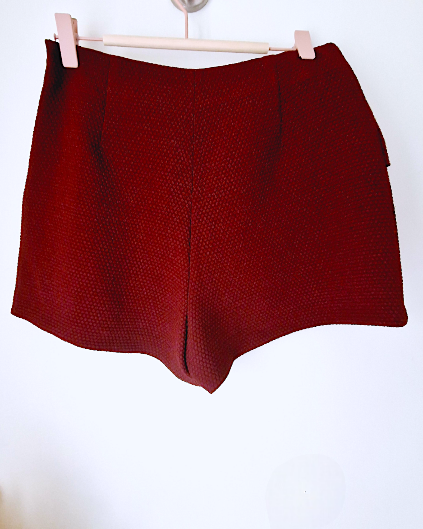 Short chic bordeaux                             SANDRO - 𝐌𝐚𝐫𝐢𝐧𝐚𝟒𝟒𝐟𝐚𝐦𝐢𝐥𝐲