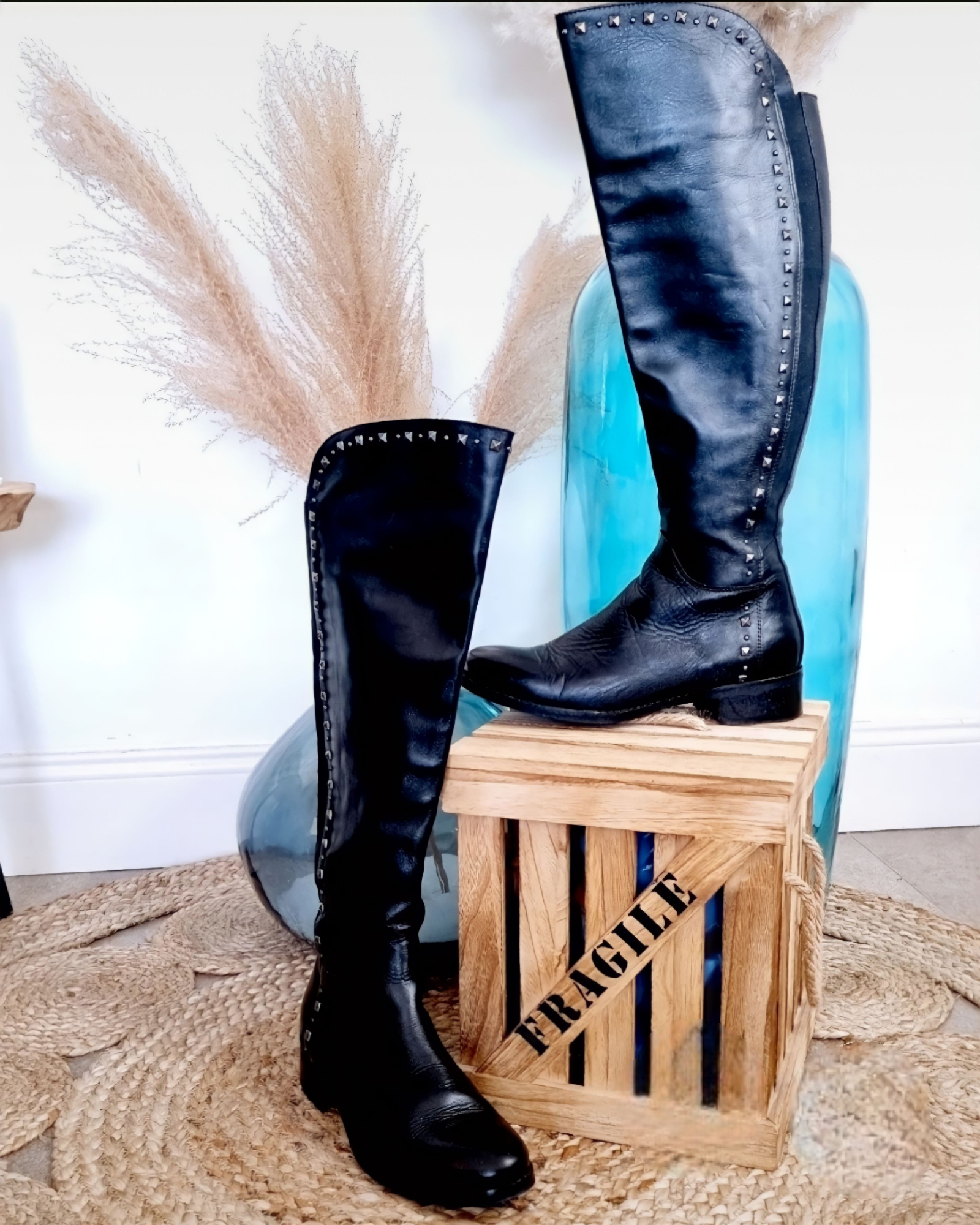 Cavalières cuir noires                          PIRANHA - 𝐌𝐚𝐫𝐢𝐧𝐚𝟒𝟒𝐟𝐚𝐦𝐢𝐥𝐲