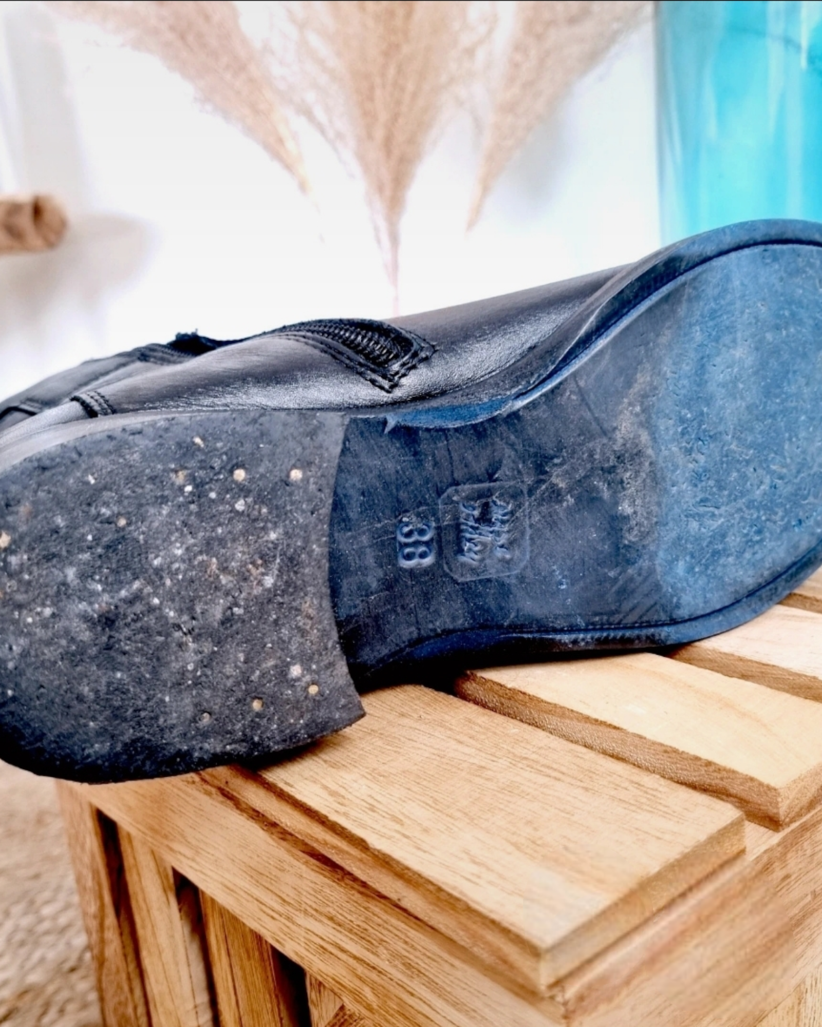 Cavalières cuir noires                          PIRANHA - 𝐌𝐚𝐫𝐢𝐧𝐚𝟒𝟒𝐟𝐚𝐦𝐢𝐥𝐲