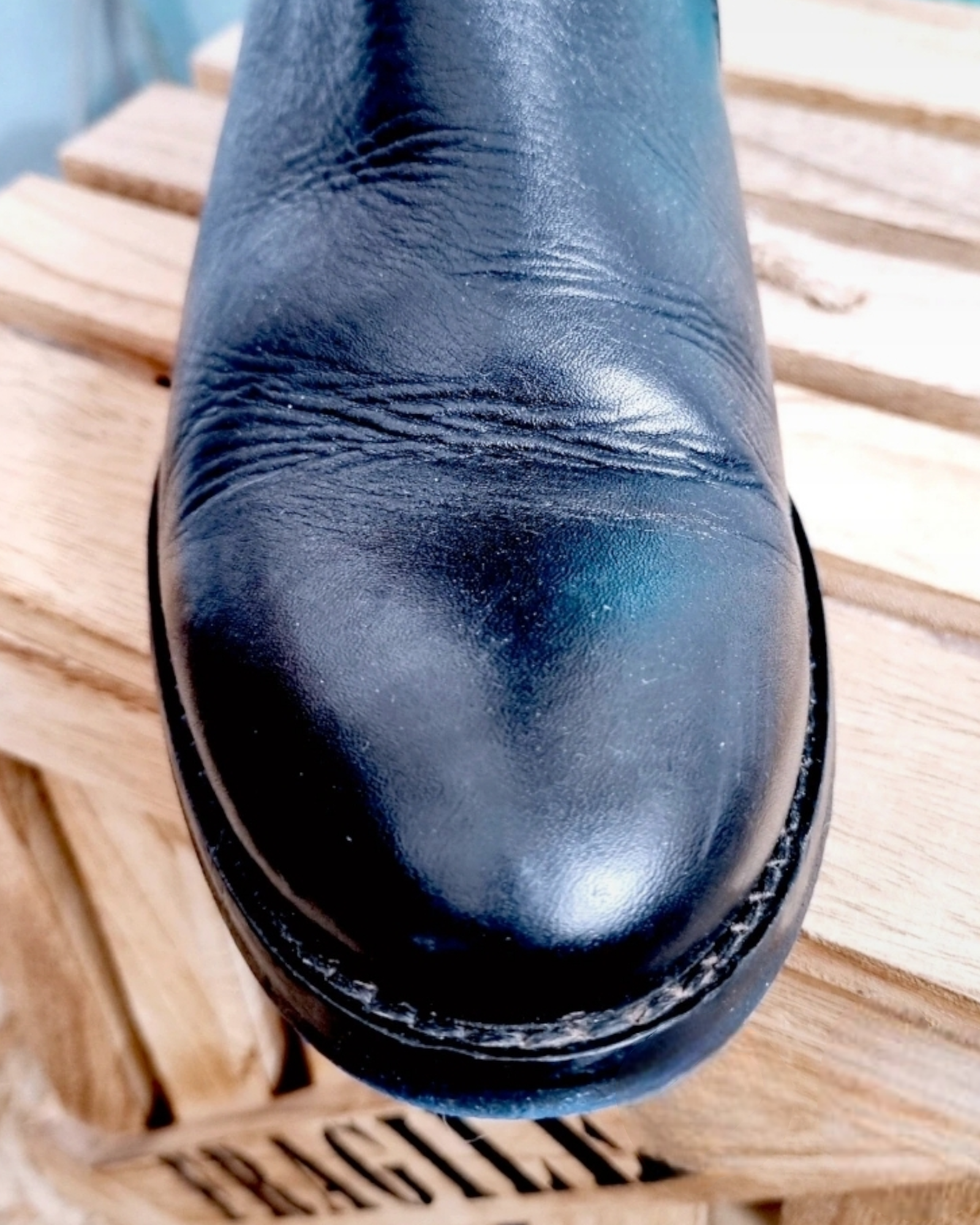 Cavalières cuir noires                          PIRANHA - 𝐌𝐚𝐫𝐢𝐧𝐚𝟒𝟒𝐟𝐚𝐦𝐢𝐥𝐲