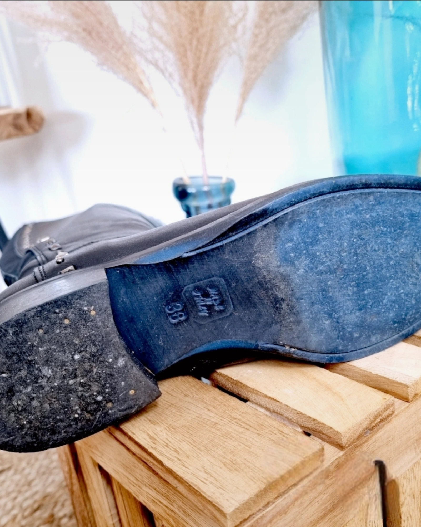 Cavalières cuir noires                          PIRANHA - 𝐌𝐚𝐫𝐢𝐧𝐚𝟒𝟒𝐟𝐚𝐦𝐢𝐥𝐲
