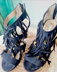 Sandales noires cuir à franges - 𝐌𝐚𝐫𝐢𝐧𝐚𝟒𝟒𝐟𝐚𝐦𝐢𝐥𝐲