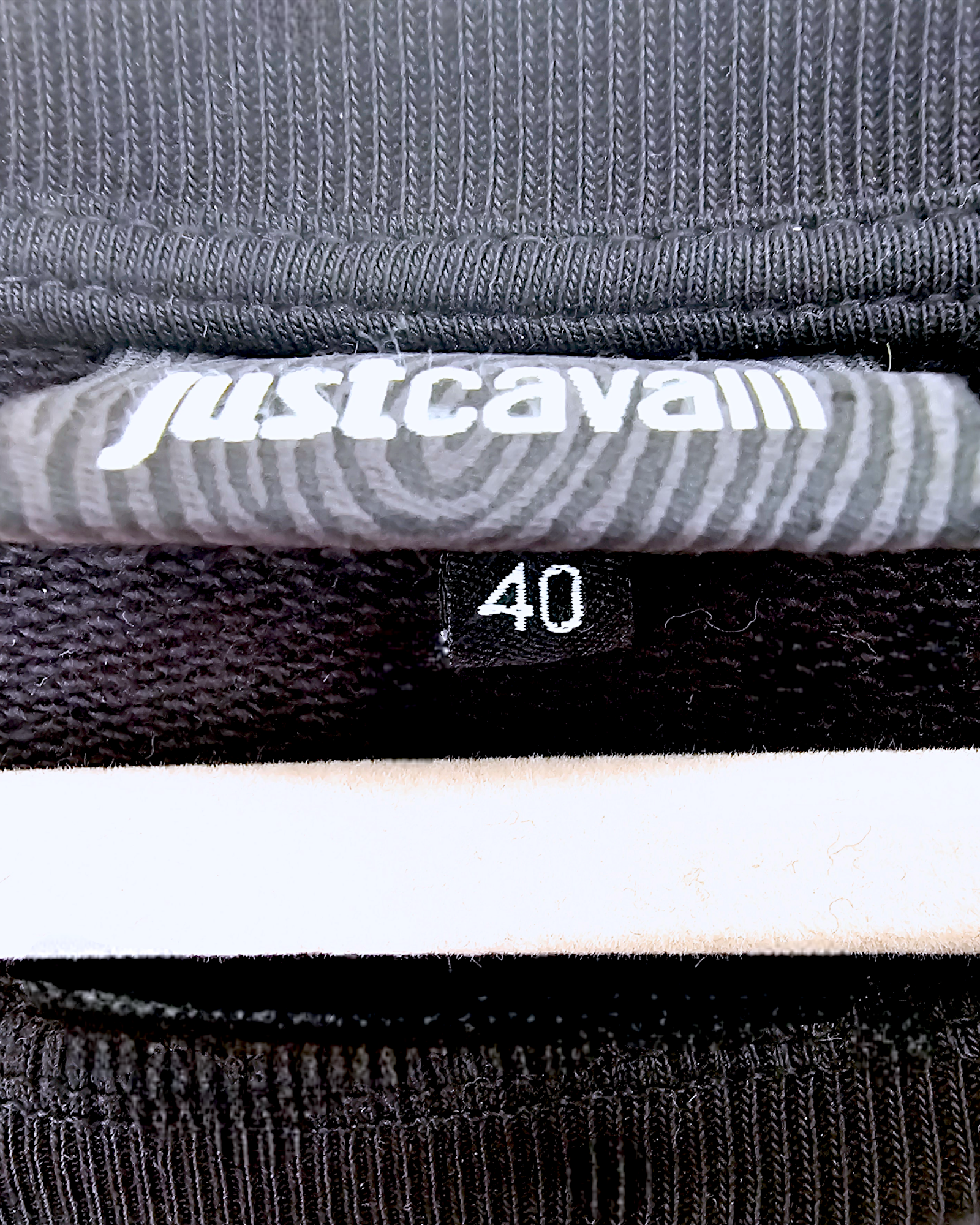 Robe sweat grrr léopard                                              JUST CAVALLI - 𝐌𝐚𝐫𝐢𝐧𝐚𝟒𝟒𝐟𝐚𝐦𝐢𝐥𝐲