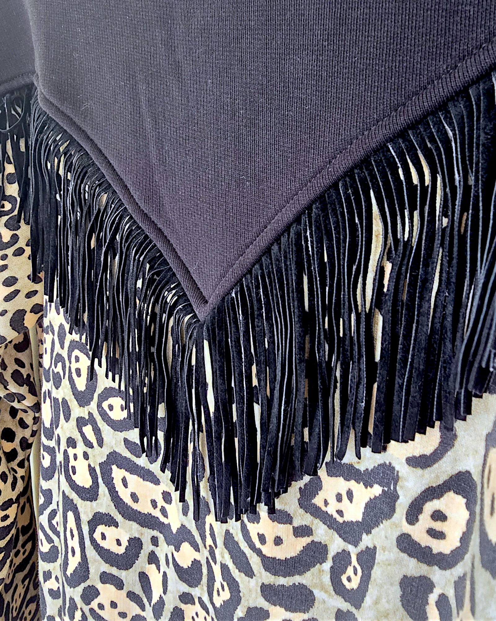 Robe sweat grrr léopard                                              JUST CAVALLI - 𝐌𝐚𝐫𝐢𝐧𝐚𝟒𝟒𝐟𝐚𝐦𝐢𝐥𝐲