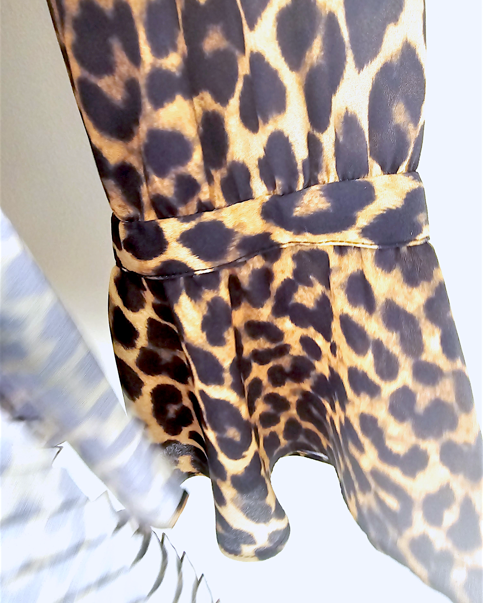 Robe grrr léopard T.36                                                      MAISON SCOTCH - 𝐌𝐚𝐫𝐢𝐧𝐚𝟒𝟒𝐟𝐚𝐦𝐢𝐥𝐲