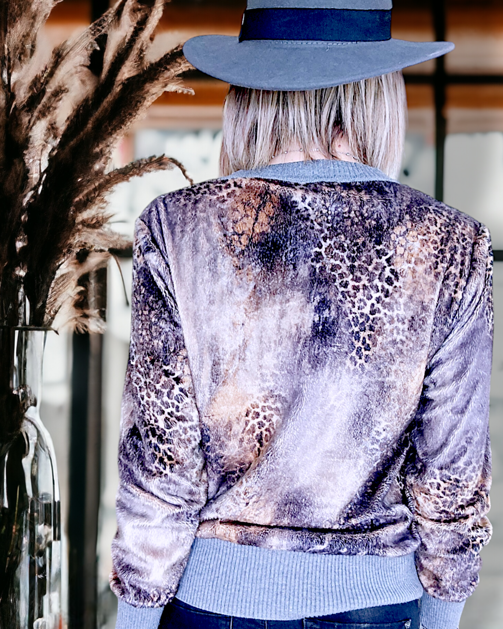 Sweat grrr                                            CAROLINE BISS - 𝐌𝐚𝐫𝐢𝐧𝐚𝟒𝟒𝐟𝐚𝐦𝐢𝐥𝐲